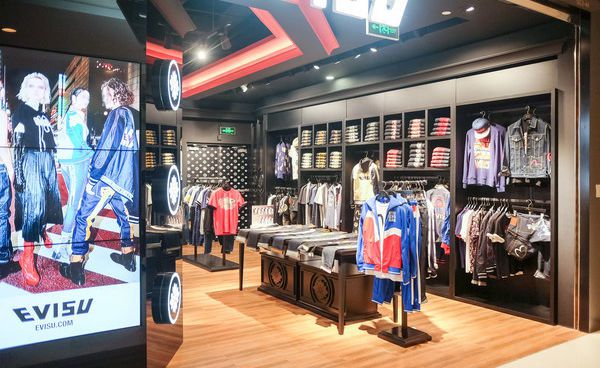 服裝店裝修哪家好，專業(yè)服裝店裝修設(shè)計(jì)