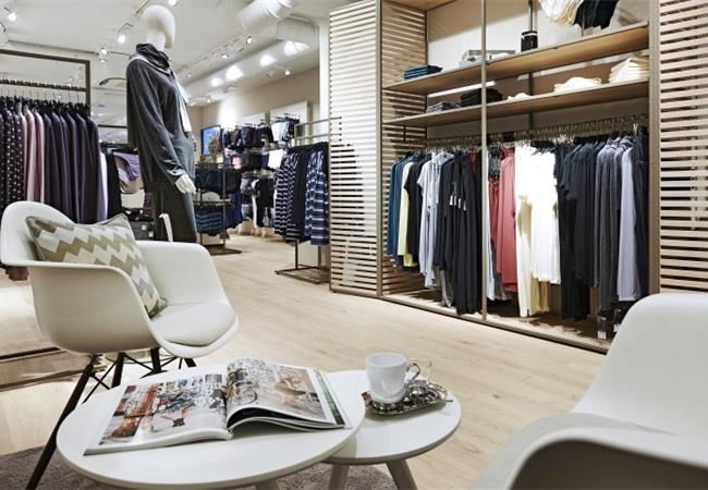 合肥服裝店裝修櫥窗怎么設(shè)計(jì)？裝修公司教你打造門(mén)面藝術(shù)設(shè)計(jì)