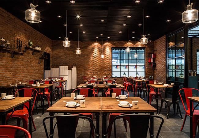 合肥火鍋店設(shè)計(jì)公司，loft風(fēng)格火鍋店裝修如何選好家具配飾？