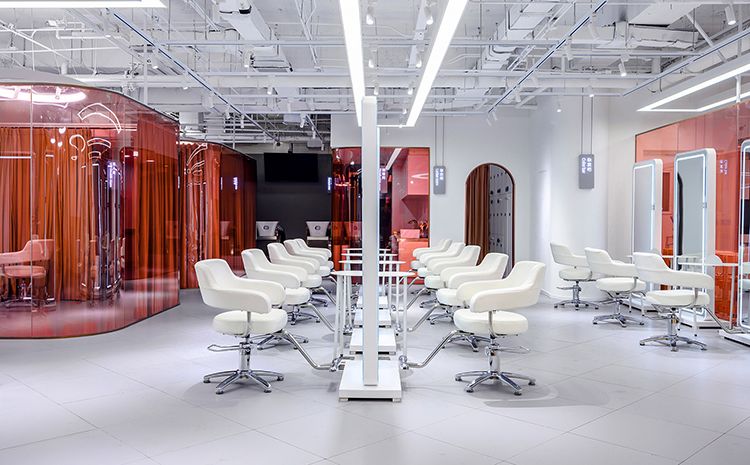合肥美發(fā)店設(shè)計，如何巧妙利用裝修來吸引顧客主動進(jìn)店?